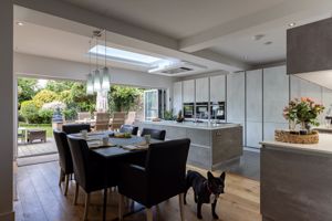 Kitchen Dining- click for photo gallery